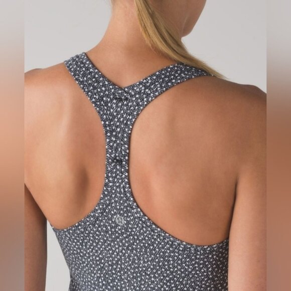 Lululemon Racerback Athletic Fitted Tank Top Black White Print Womens Size 6 - Picture 3 of 5